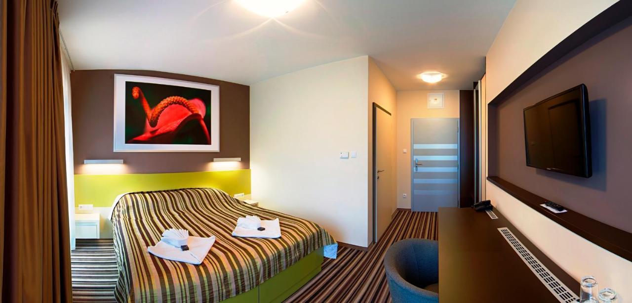 Hotel Air Holíč Exteriör bild